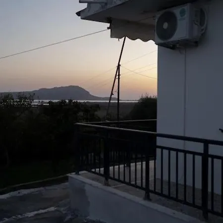 Semesterbostad House *