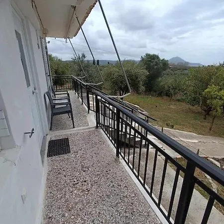 Semesterbostad House *