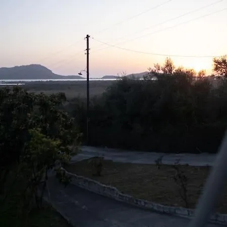 Semesterbostad House *